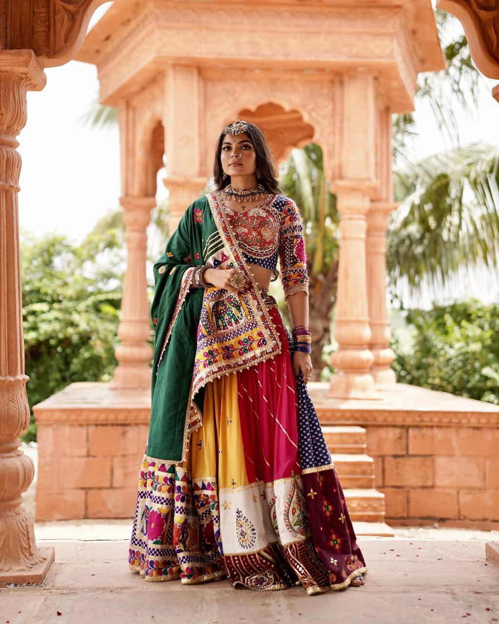 1564 LEHNGHA CHOLI