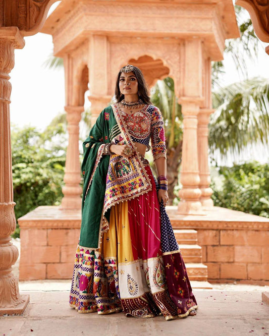1564 LEHNGHA CHOLI