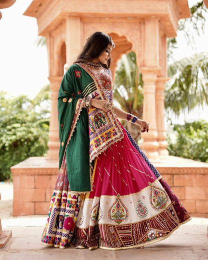 1564 LEHNGHA CHOLI